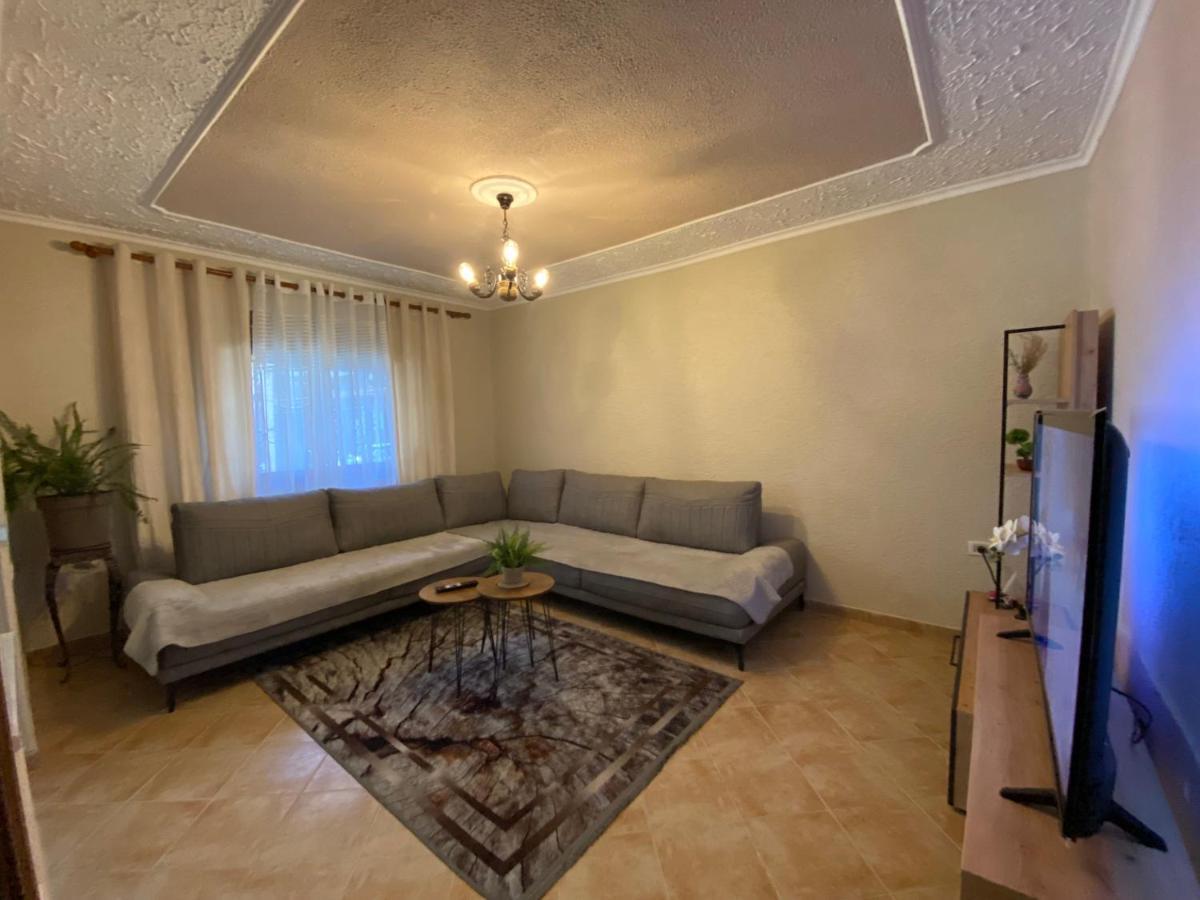 Lucas Apartment 2 Tirana Exteriör bild