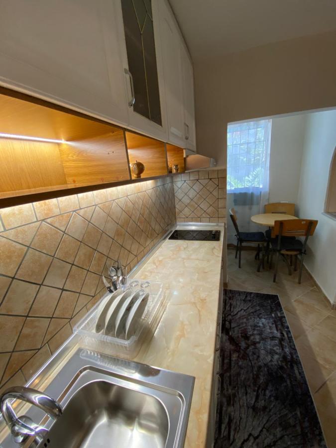 Lucas Apartment 2 Tirana Exteriör bild